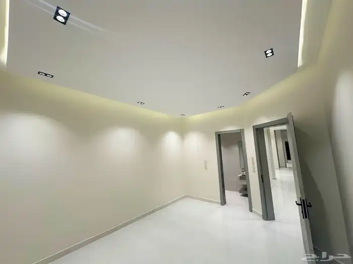 ادوار ارضية للبيع وشقق علوية بالقرب من طريق ابها خميس 4