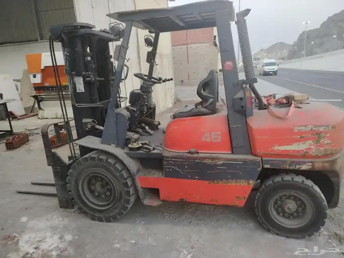 سكينه شوكه 4.5 طن. تويوتا يبانى موديل 2010 للبيع 0