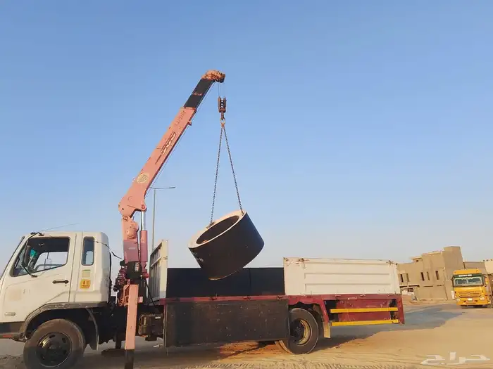 كرين بوم تراك 5طن للايجار شهري او يومي 1