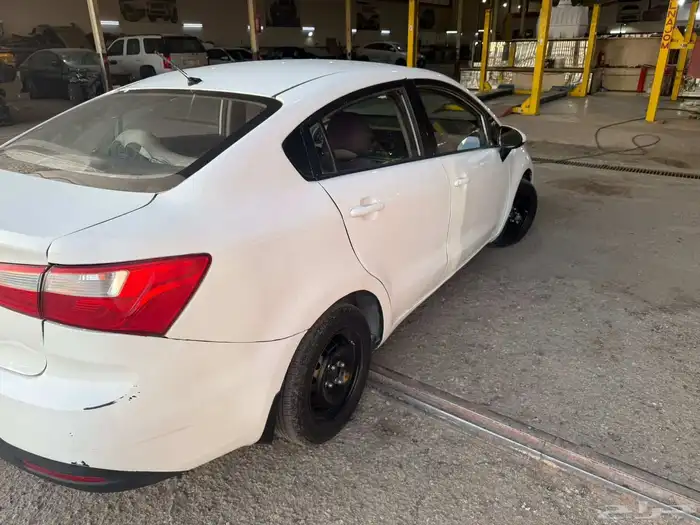 للبيع سياره كيا ريو موديل 2012 اوتومتك قزاز كهربا فحص واستم 4