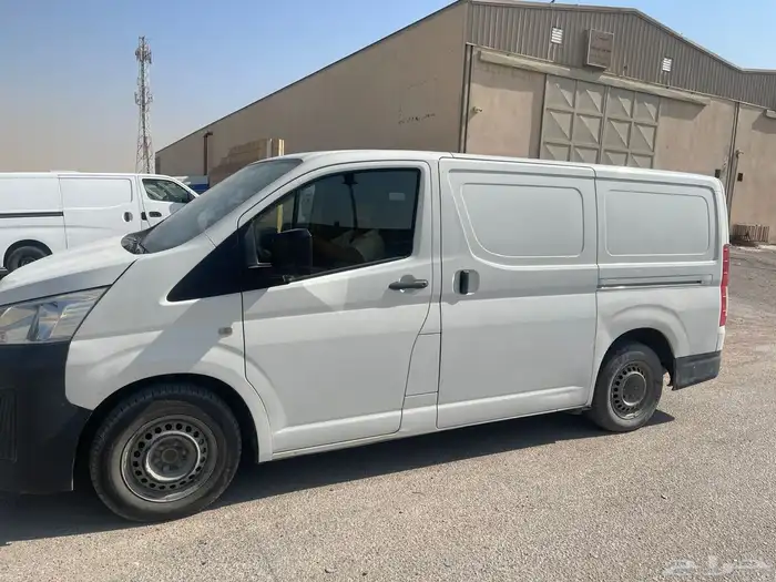 عدد 8 باصات تويوتا هايس بضاعة 4