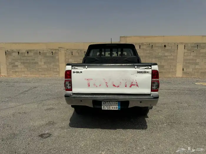 هايلوكس 2015 ديزل دبل S-GLX للبيع 3