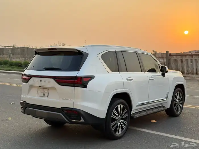 جيب لكزس LX600 2022 - شبه الجديد سعودي 5