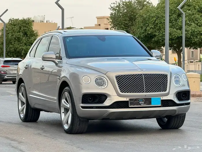 بنتلي بنتيجا 2017 7