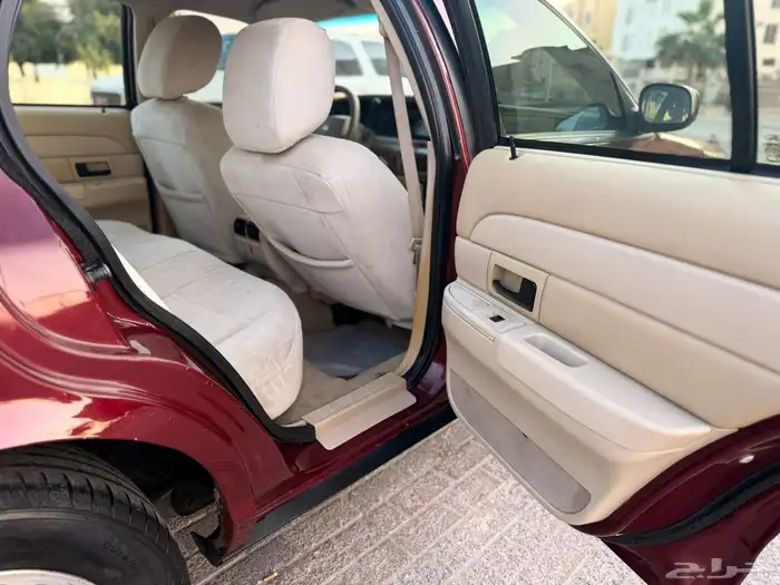 فورد  فيكتوريا 2011 8