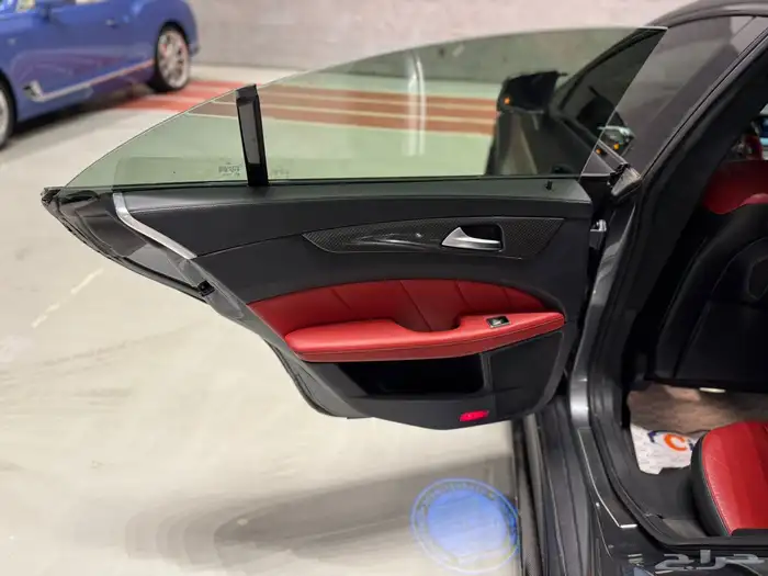 الموديل 2014 العداد 80الف النوع مرسيدسCLS63S 8