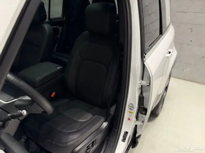 الموديل 2024 العداد 5.000 النوع دفيندر HSE وارد كندا 4