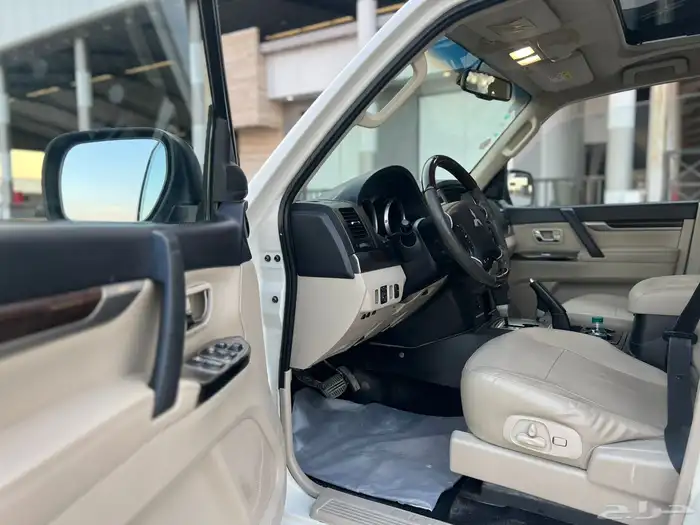 ميتسوبيشي - باجيرو - 2015 - نص فل 8