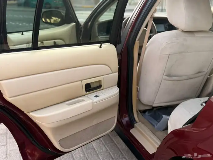 فورد  فيكتوريا 2011 6