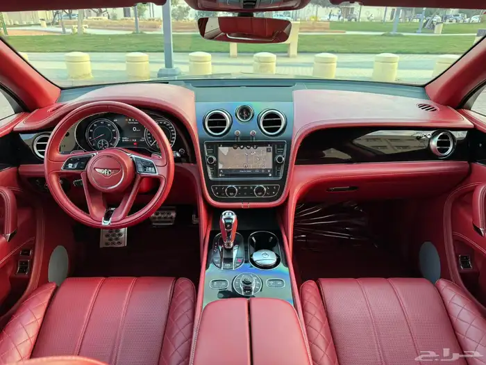 بنتلي بنتيجا 2017 8