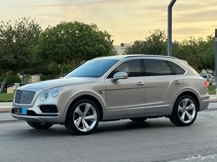 بنتلي بنتيجا 2017 1