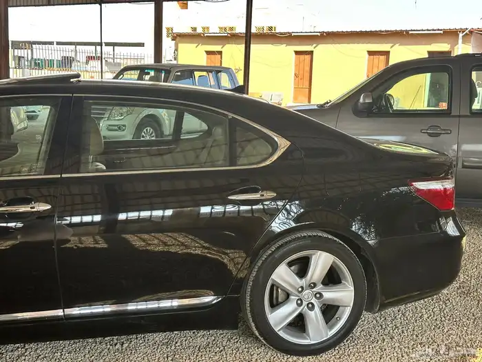 للبيع لكزز 460L فل كامل LS سعودي وكاله 4