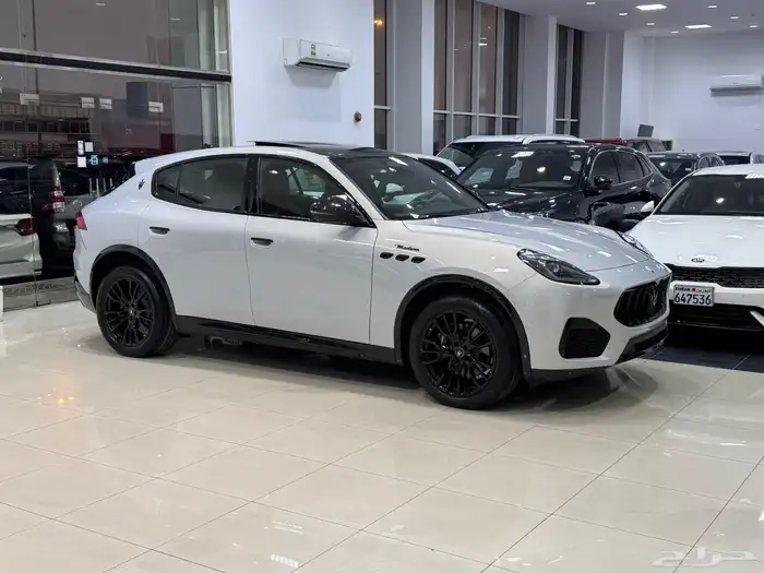 مازيراتي غريكال مودينا 2025   لون فضي 1