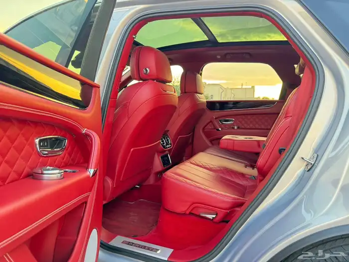 بنتلي بنتيجا 2017 12