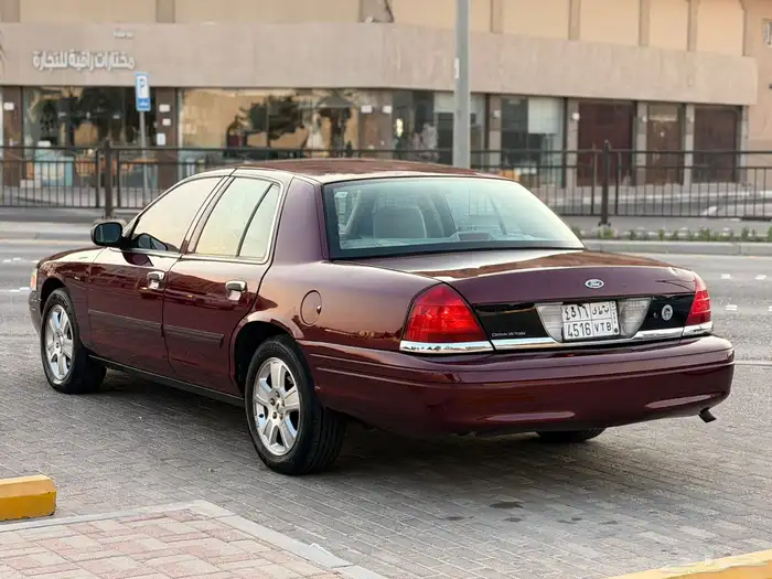 فورد  فيكتوريا 2011 4