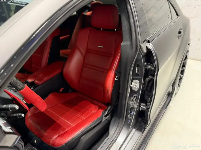 الموديل 2014 العداد 80الف النوع مرسيدسCLS63S 3