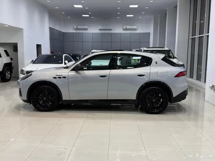 مازيراتي غريكال مودينا 2025   لون فضي 2