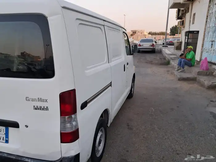 دباب بضاعة دايهاتسو. 2015 3