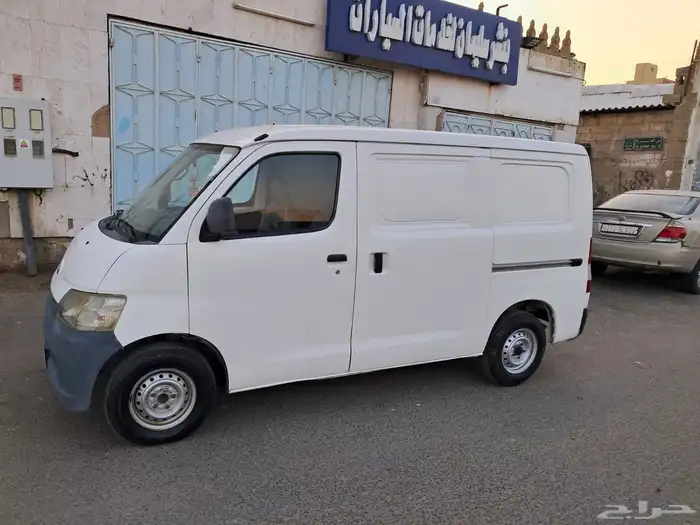 دباب بضاعة دايهاتسو. 2015 8