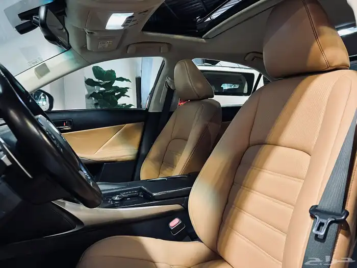 لكزس is350 سعودي بحاله ممتازه 4