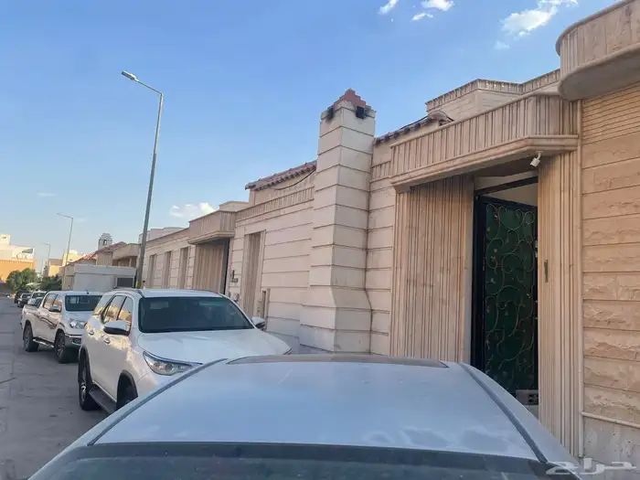 للإيجار بحي النهضة غرفة دورة مياة مغاسل ب1700شهري 5