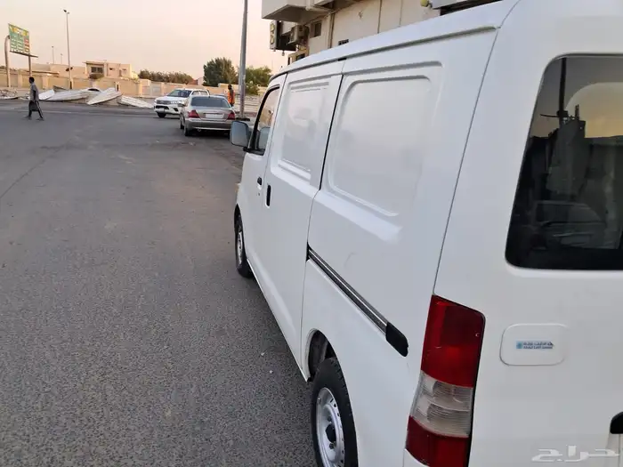 دباب بضاعة دايهاتسو. 2015 7