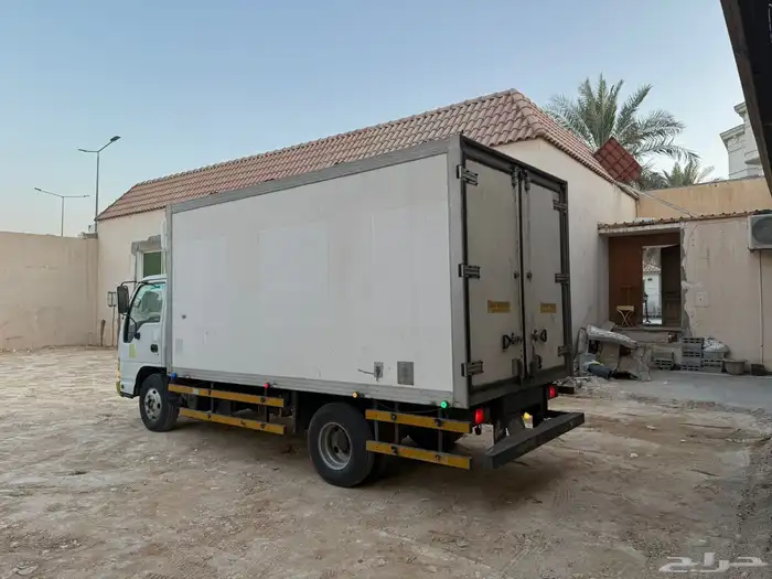 دينا ايسوزو ثلاجة نظيف جدا ممشى قليل 6