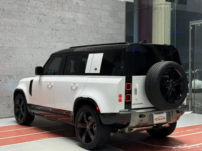 الموديل 2024 العداد 5.000 النوع دفيندر HSE وارد كندا 16