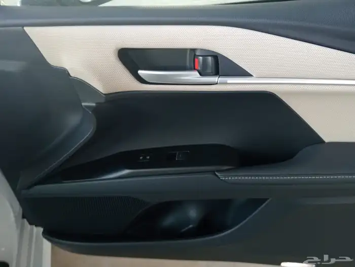 تويوتا كامري LE هايبرد 2025 ال اي 116725 18