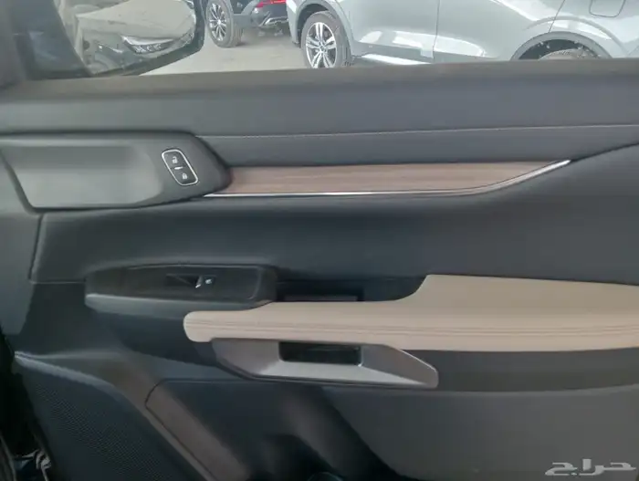 فورد إيفريست XLT دبل بنزين 2025 اسود الناغي 7