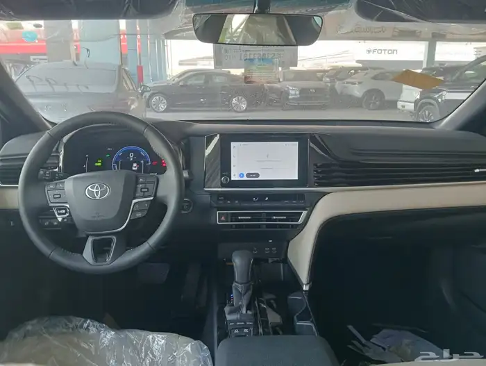 تويوتا كامري LE هايبرد 2025 ال اي 116725 2