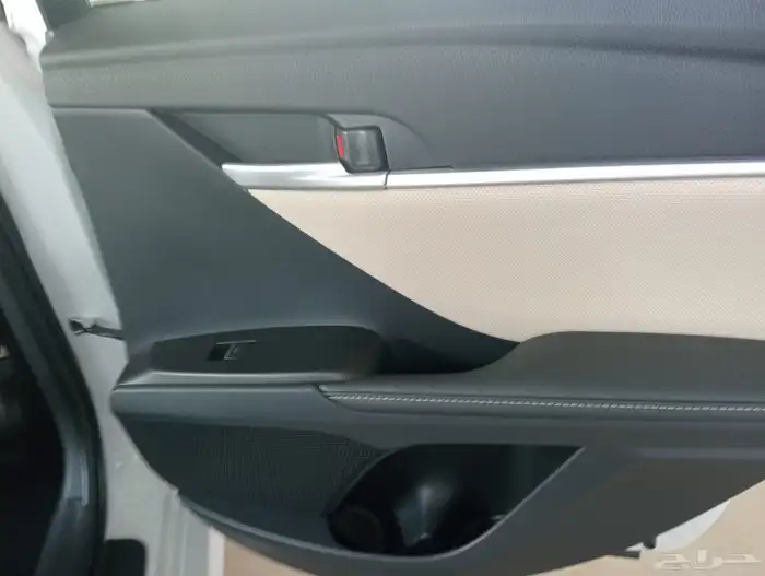 تويوتا كامري LE هايبرد 2025 ال اي 116725 11