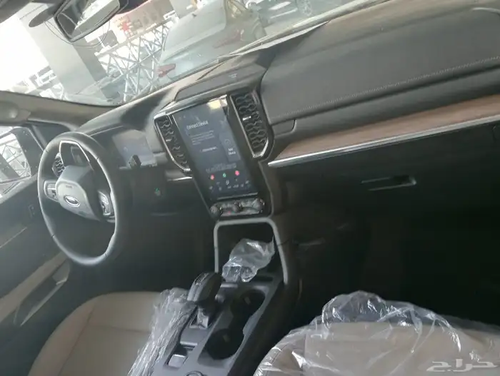 فورد إيفريست XLT دبل بنزين 2025 اسود الناغي 5