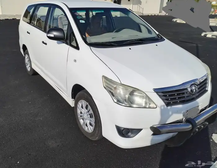 تويوتا انوفا 2015 أبيض ماشيه 110 الف مالك أول 3