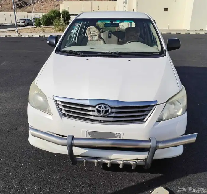 تويوتا انوفا 2015 أبيض ماشيه 110 الف مالك أول 2