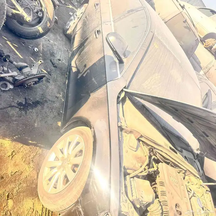 اودي A4 2011 قطع غيار فقط 4