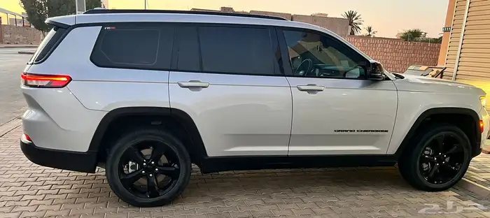 جيب جراند شيروكي 10