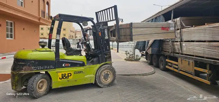 للايجار رافعه شوكيه فوركليفت 4