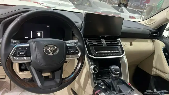 لاندكروز GXR_S بنزين 2025 3