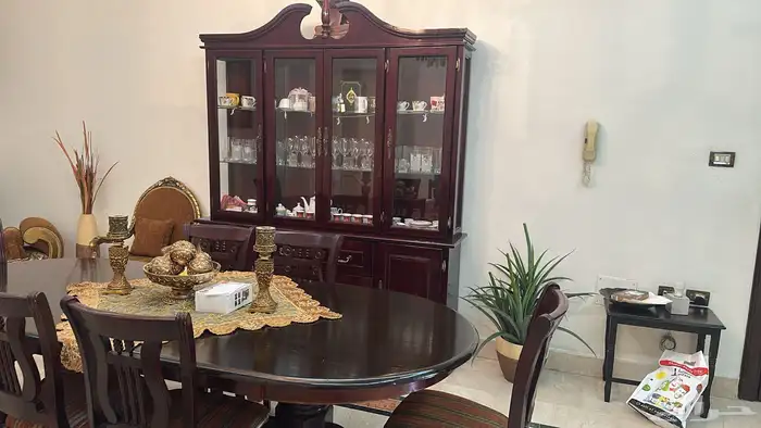 طقم سفرة مع 6 كراسي وبوفيه 0