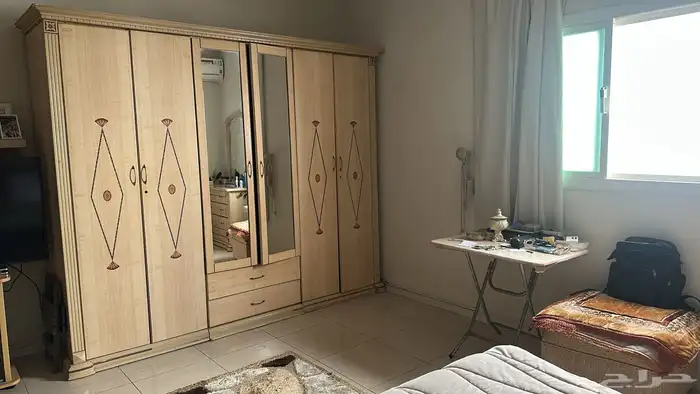 غرفة نوم كاملة مع 2 دولاب 2