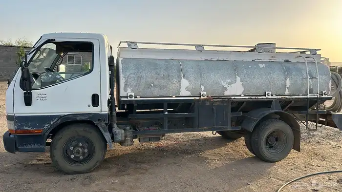 متسبيشي موديل 2003 ديزل كفو للوحه اماراتية 0