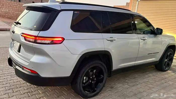 جيب جراند شيروكي 8