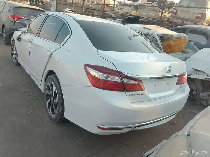 تشليح قطع غيار السيارات هوندا اكورد موديل 2017 3