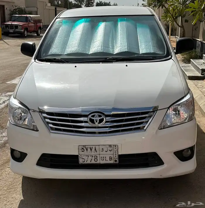 انوفا2012 قير عادي ابيض 0