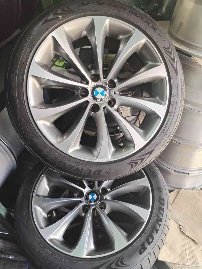 جنوط BMW مقاس 19 اصلي وكاله موديل 2015 نضيف مره شبه جديد 2