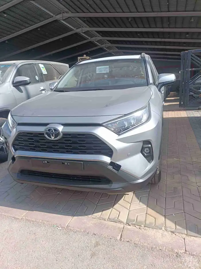 تويتا راف فور موديل 2025 9