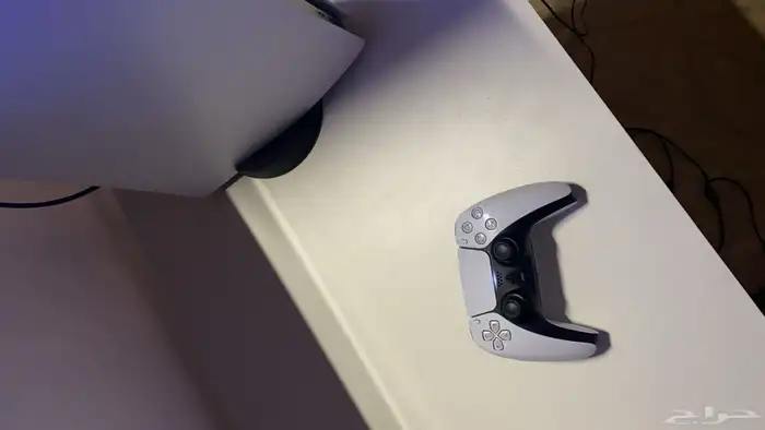 سوني 5 معها يدين اصليه من جرير مساحة 500 نظيف 1