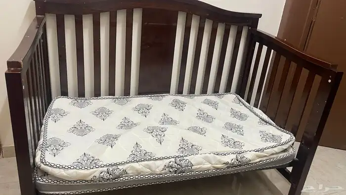 سرير اطفال بارتفاعين 5