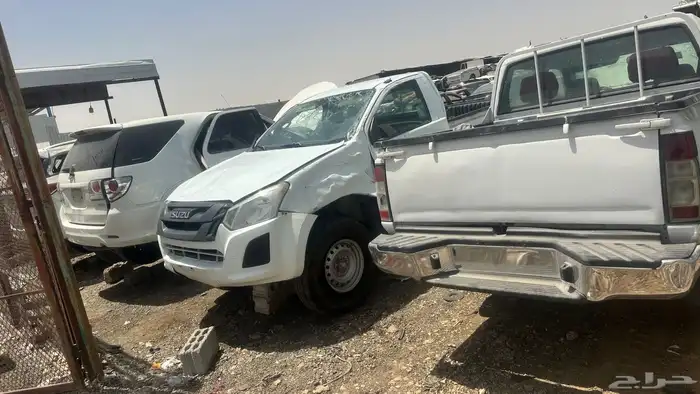 تشليح قطع غيار. فورش نر. هايلوكس ايسوزو انوفاء 12